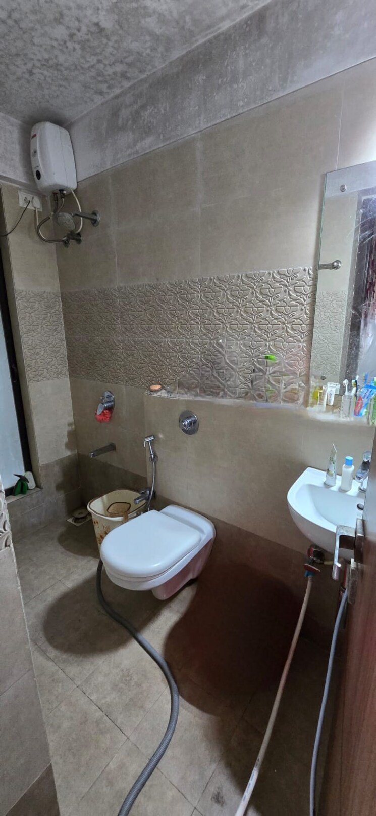 Bathroom, sindhi-society 2 Bedroom 910 Sq.Ft. Apartment In Chembur Mumbai 8895473