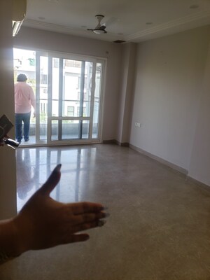 Room in 3 BHK Builder Floor at Tilak Nagar – for Sale