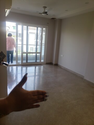 Room in 3 BHK Builder Floor at Tilak Nagar – for Sale