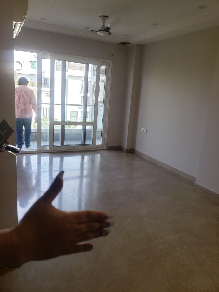 Room, tilak nagar 3 Bedroom 900 Sq.Ft. Builder Floor In Tilak Nagar Delhi 8895484