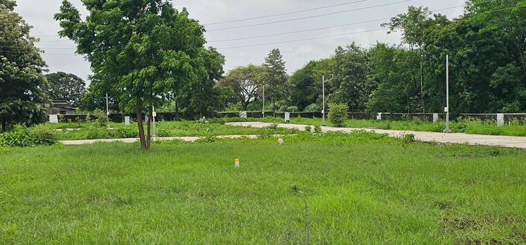 Garden, devlali  1349 Sq.Yd. Plot In Devlali Nashik 8895513