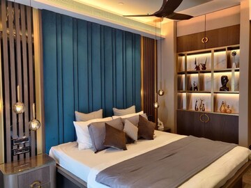Bedroom in 4 BHK Apartment at Imperial Mahal, Dadar East – for Rent