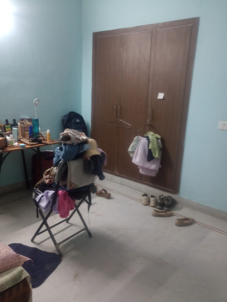  Parking, sector 23 3 Bedroom 2250 Sq.Ft. Builder Floor In Sector 23 Gurgaon 8895534