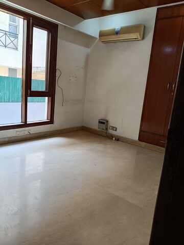 Room in 4 BHK Builder Floor at New Friends Colony – for Rent