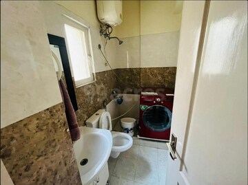 Team Area in 3 BHK Builder Floor at DLF The Belvedere Park, Sector 24 – for Rent