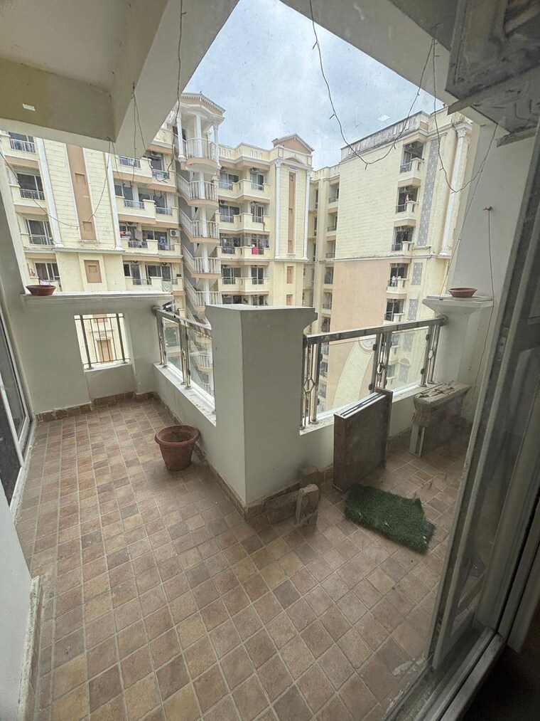 Balcony, gomti nagar 3 Bedroom 1900 Sq.Ft. Apartment In Gomti Nagar Lucknow 8895587