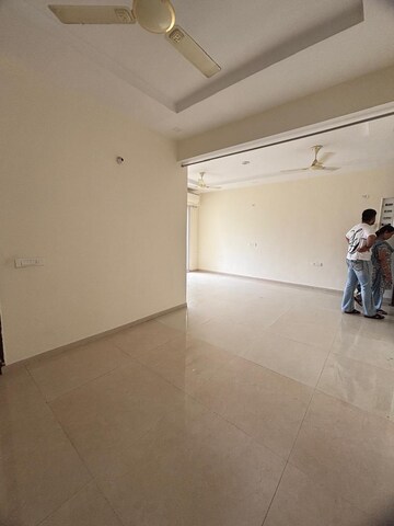Room in 2 BHK Apartment at MI Rustle Court, Gomti Nagar – for Rent