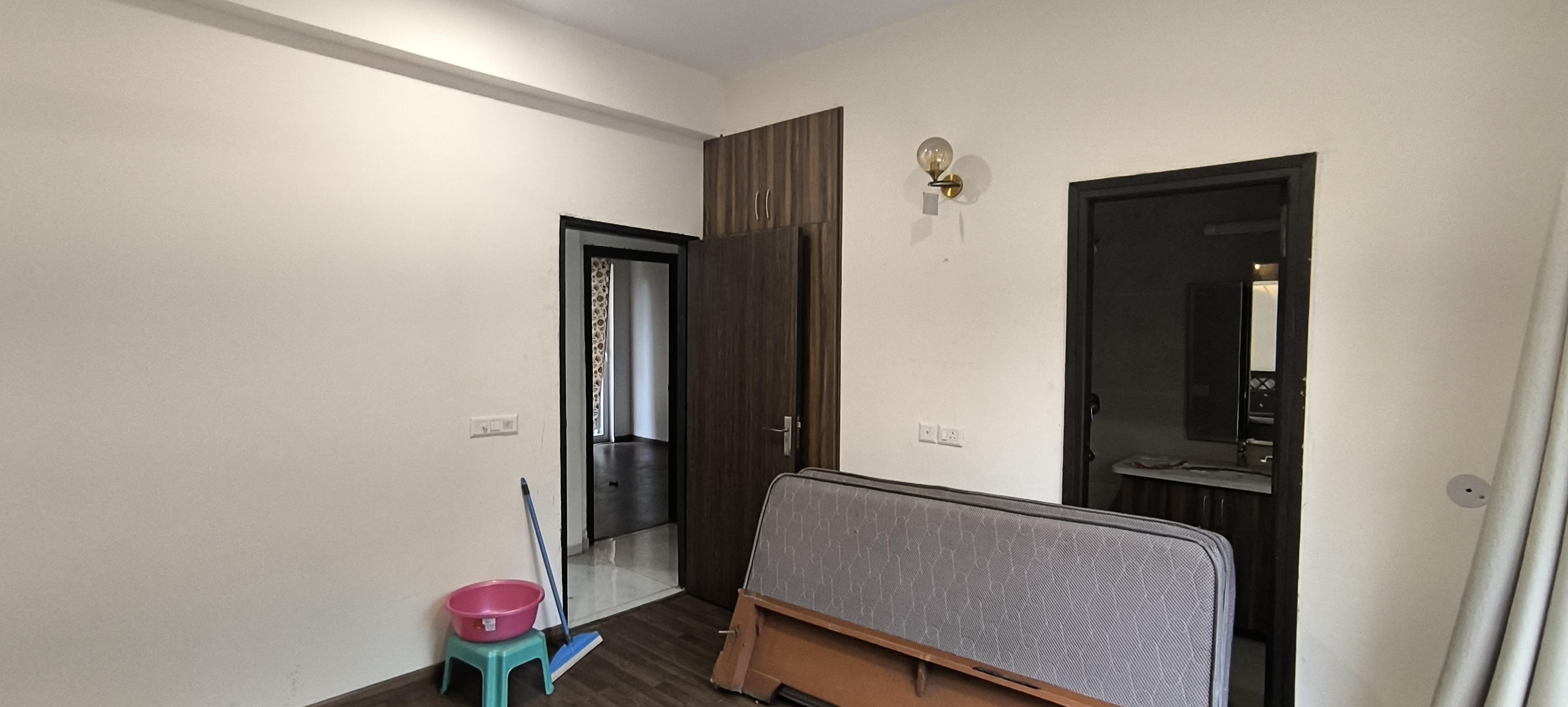 4 BHK + Servant Room,Extra Room Villa For Rent in BPTP Amstoria