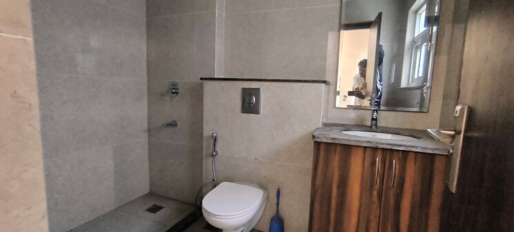 Bathroom, bptp-amstoria 4 Bedroom 3560 Sq.Ft. Villa In Sector 102 Gurgaon 8895605
