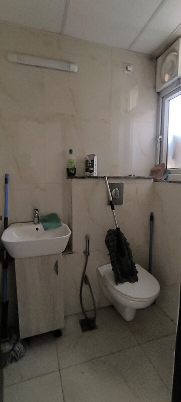 Bathroom in 4 BHK Villa at BPTP Amstoria, Sector 102 – for Rent