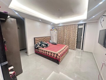 Bedroom in 4 BHK Builder Floor at Sector 21 – for Rent
