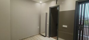 Room in 3 BHK Apartment at Janakpuri – for Sale