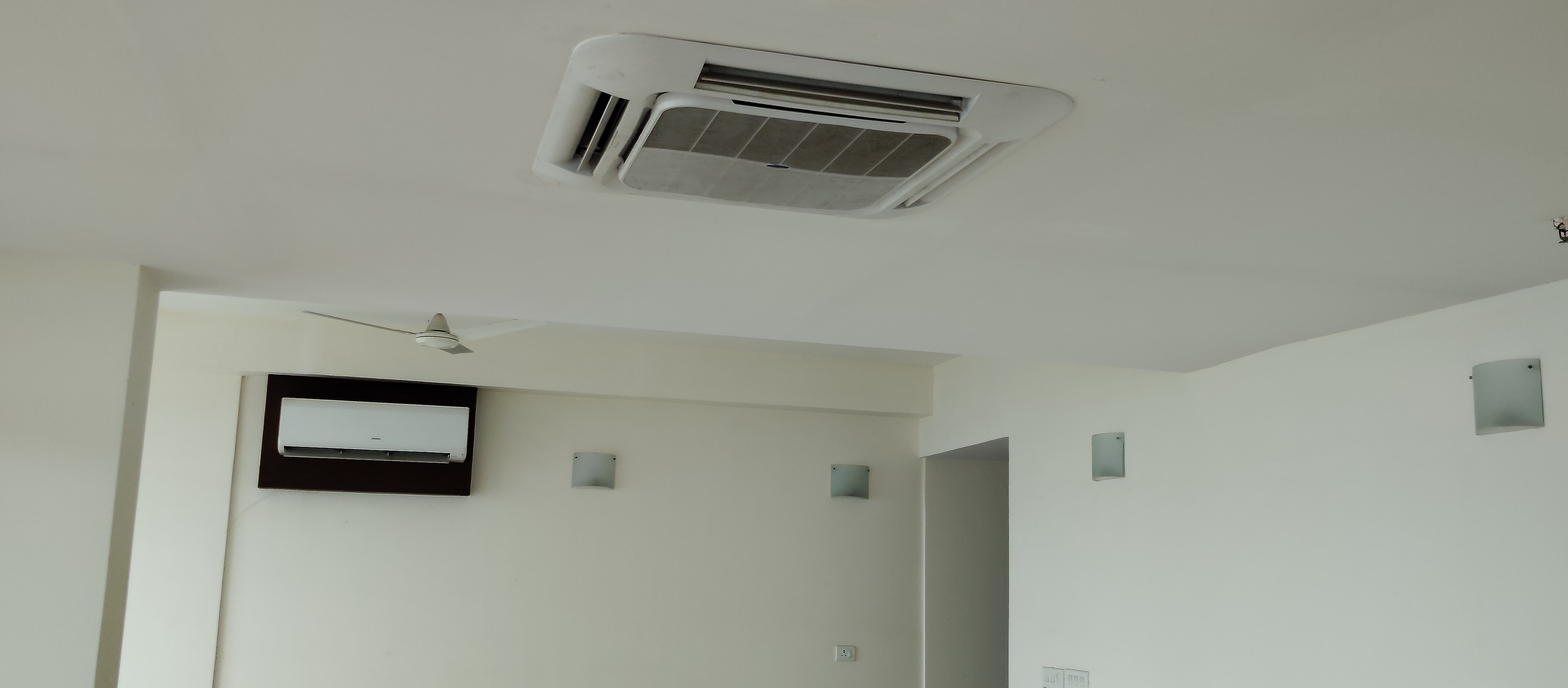 4 BHK + Servant Room,Extra Room Apartment For Sale in Jaypee Imperial Court