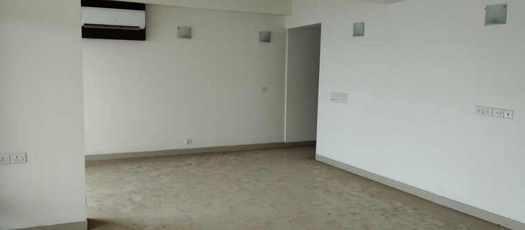 Room, jaypee-imperial-court 4 Bedroom 3700 Sq.Ft. Apartment In Sector 128 Noida 8895619