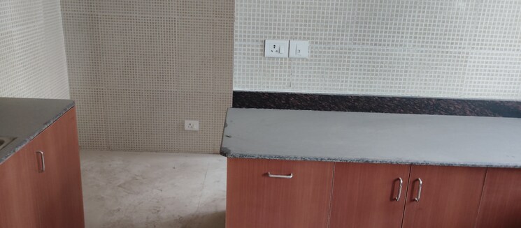 Bathroom, jaypee-imperial-court 4 Bedroom 3700 Sq.Ft. Apartment In Sector 128 Noida 8895619
