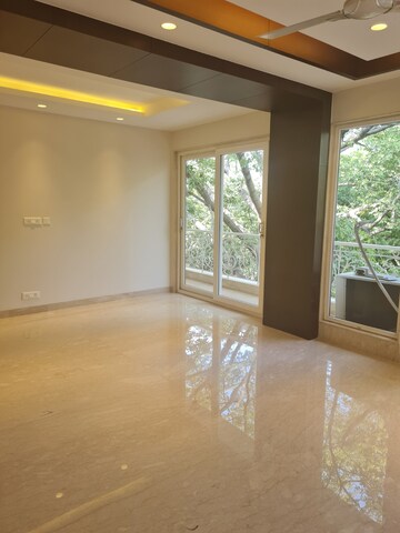 Room in 4 BHK Apartment at Greater Kailash ii – for Sale