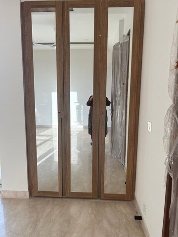 Building Lobby in 3 BHK Apartment at Ambience Creacions, Sector 22 – for Rent