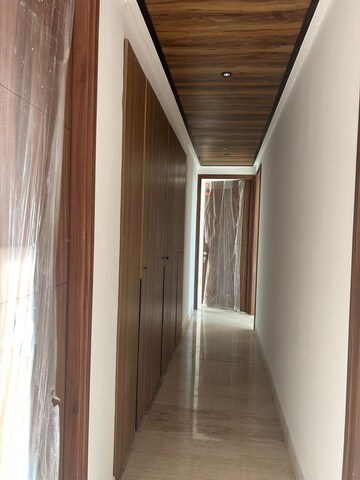 Building Lobby in 3 BHK Apartment at Ambience Creacions, Sector 22 – for Rent