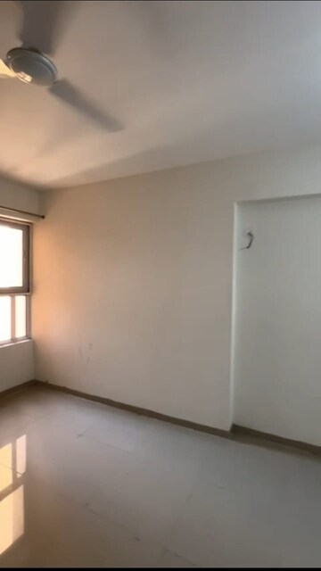Room in 2 BHK Apartment at Wave Dream Homes, Wave City – for Rent