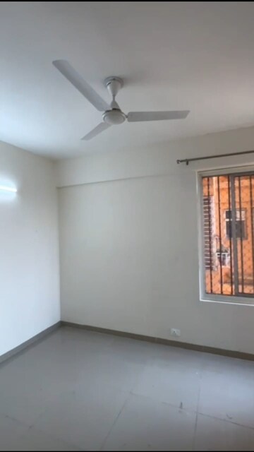 Room in 2 BHK Apartment at Wave Dream Homes, Wave City – for Rent