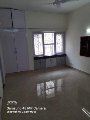 Room in 3 BHK Apartment at Greater Kailash I – for Rent