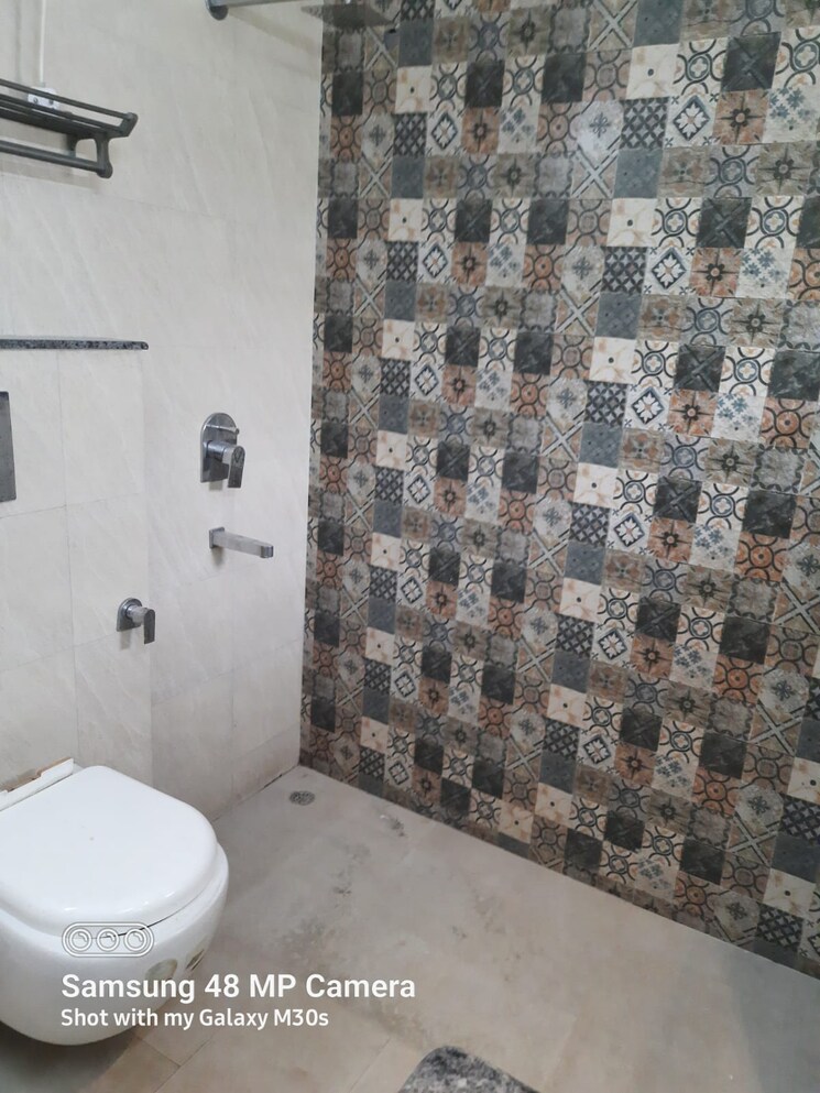 Bathroom, greater kailash i 3 Bedroom 2000 Sq.Ft. Apartment In Greater Kailash I Delhi 8895652