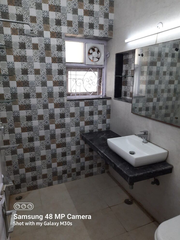 Bathroom, greater kailash i 3 Bedroom 2000 Sq.Ft. Apartment In Greater Kailash I Delhi 8895652