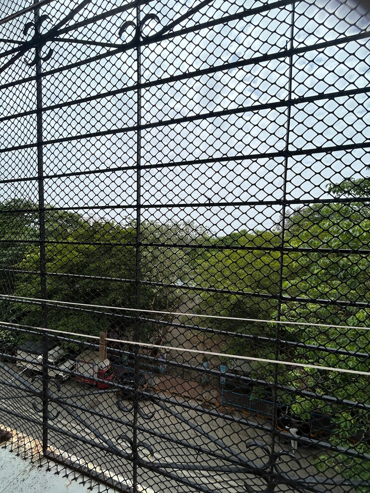 Garden, ic colony 1 Bedroom 610 Sq.Ft. Apartment In Ic Colony Mumbai 8895670