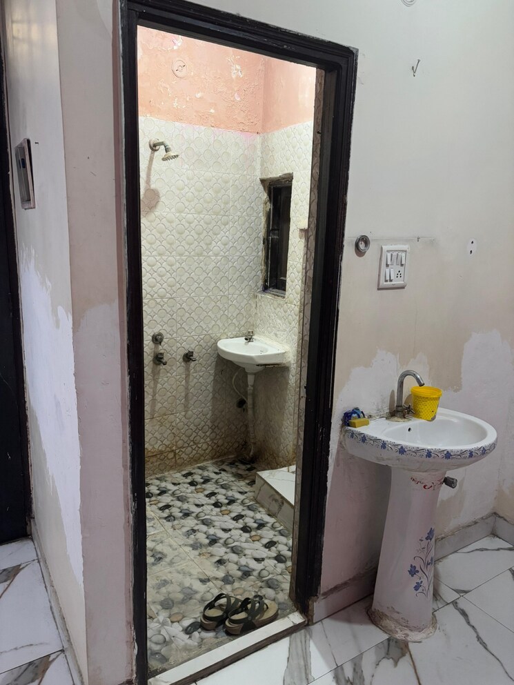 Bathroom, burari 2 Bedroom 680 Sq.Ft. Builder Floor In Burari Delhi 8895683