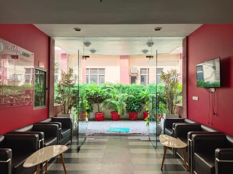 Gym, okhla industrial estate phase 3 Commercial Office Space 2500 Sq.Ft. In Okhla Industrial Estate Phase 3 Delhi 8895698