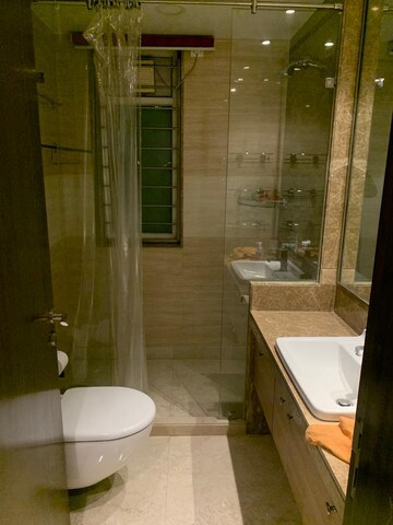 Bathroom in 6 BHK Villa at Chanakyapuri – for Rent