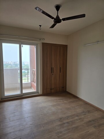 Room in 3 BHK Apartment at Lotus Panache, Sector 110 – for Rent
