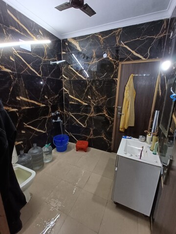 Attached Bathroom in 3 BHK Builder Floor at Shivalik Colony – for Rent
