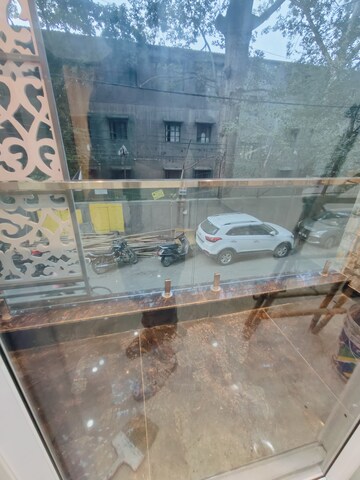 Balcony in 3 BHK Builder Floor at Shivalik Colony – for Rent