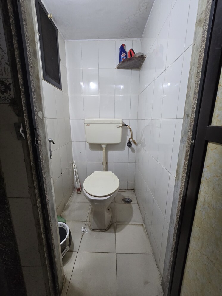 Bathroom, viva-yajurveda 3 Bedroom 911 Sq.Ft. Apartment In Gokul Twp Palghar 8895767