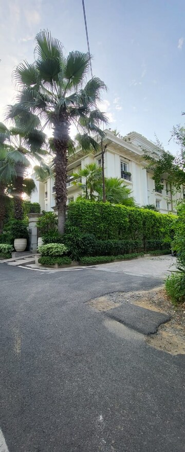 6+ BHK Villa – Exterior View View at Connaught Place - for Rent