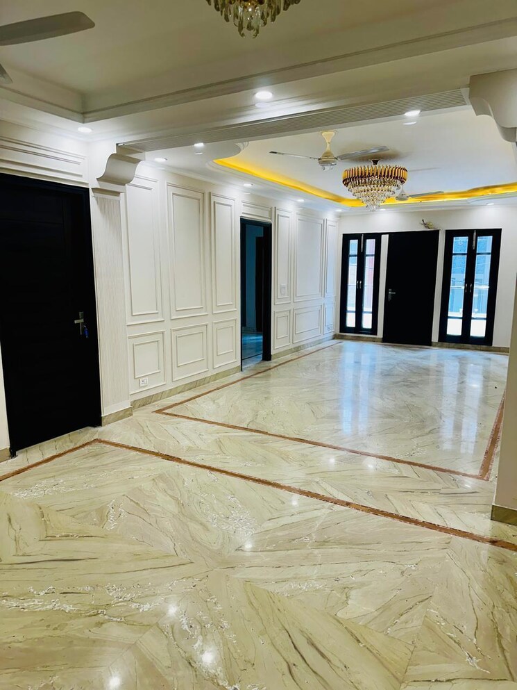 Room, shivalik colony 3 Bedroom 1800 Sq.Ft. Builder Floor In Shivalik Colony Delhi 8895803