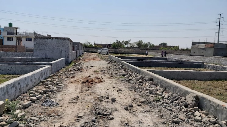 undefined, sector 104  50 Sq.Yd. Plot In Sector 104 Noida 8895801