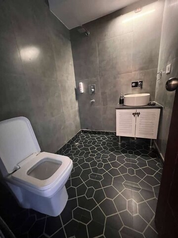 Bathroom in 3 BHK Villa at Bengali Market – for Rent