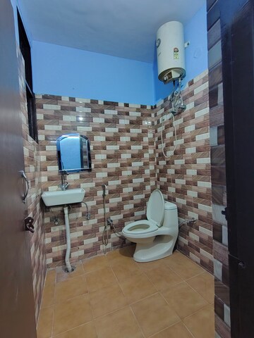 Living Room in 1 BHK Builder Floor at Vaishali Sector 4 – for Rent