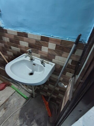 Master Bedroom in 1 BHK Builder Floor at Vaishali Sector 4 – for Rent