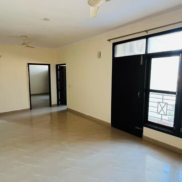 Room in 2 BHK Apartment at Maya Garden City, Nagla Road – for Rent