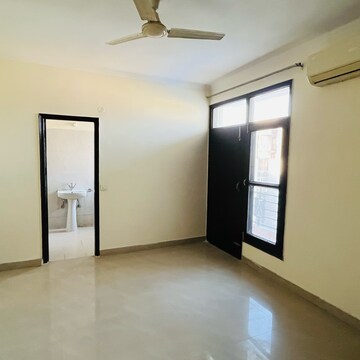 Room in 2 BHK Apartment at Maya Garden City, Nagla Road – for Rent