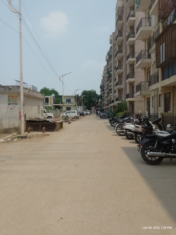 Parking in 1 BHK Apartment at Omaxe GH6 EWS and LIG, Sarsawan – for Rent