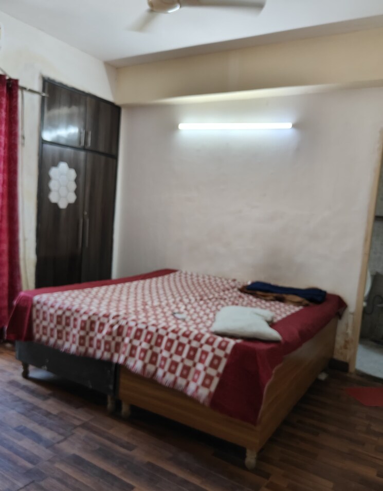 Bedroom, paras-tierea 3 Bedroom 1365 Sq.Ft. Apartment In Sector 137 Noida 8895844