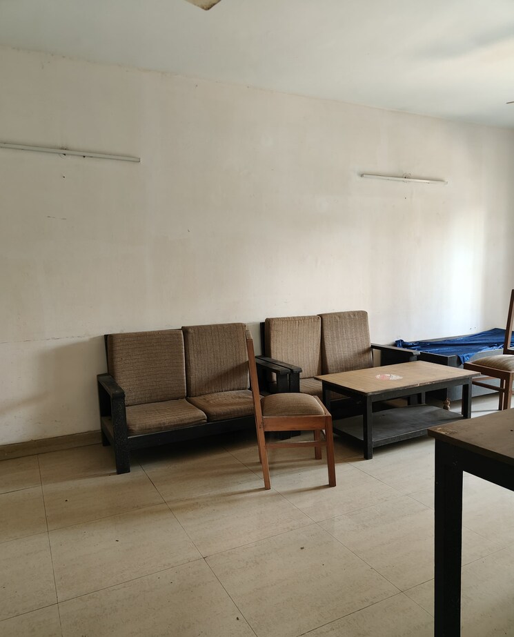 Gym, paras-tierea 3 Bedroom 1365 Sq.Ft. Apartment In Sector 137 Noida 8895844