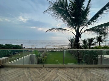 5 BHK Villa – Exterior View View at Juhu - for Sale