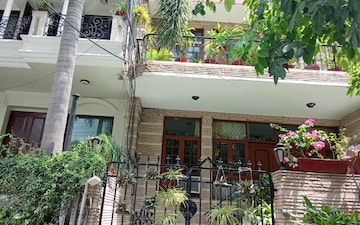 5 BHK Villa For Rent in Defence Colony