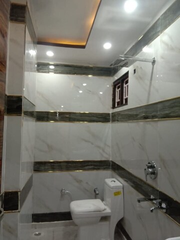 Kitchen in 2.5 BHK Builder Floor at SA HOMES I, Uttam Nagar – for Sale
