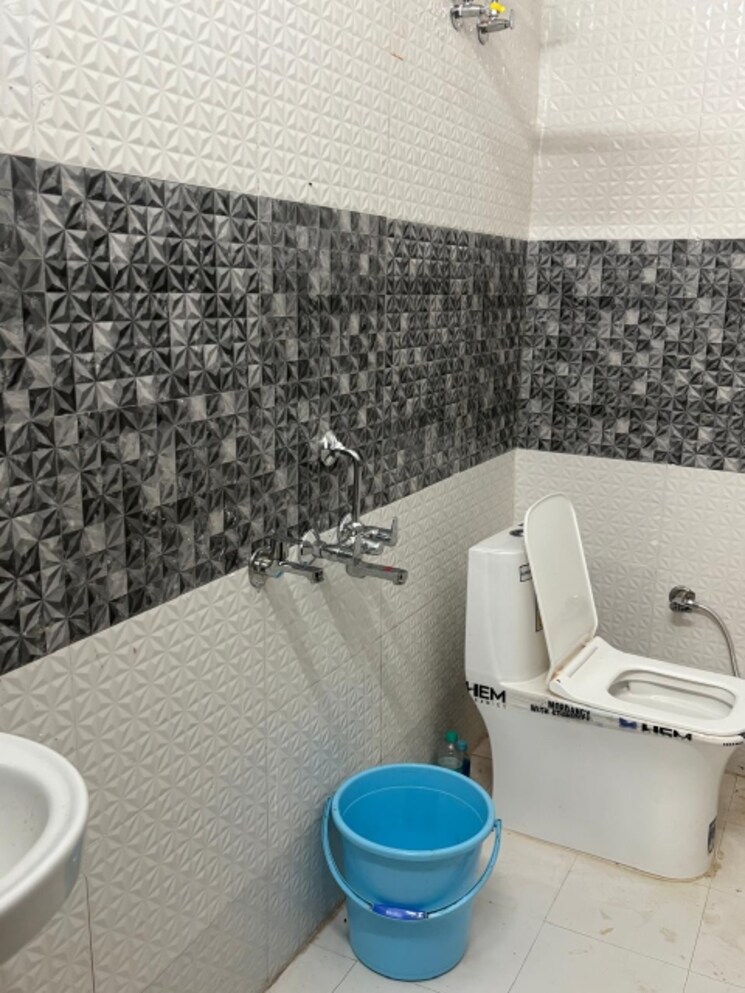 Bathroom, gomti nagar 2 Bedroom 850 Sq.Ft. Independent House In Gomti Nagar Lucknow 8896023